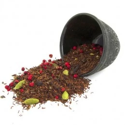 Rooibos Picante: cardamomo, canela, pimienta rosa, vainilla,